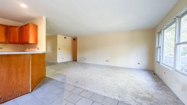 36955 N Garrick Avenue, Waukegan, IL 60087