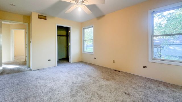 36955 N Garrick Avenue, Waukegan, IL 60087