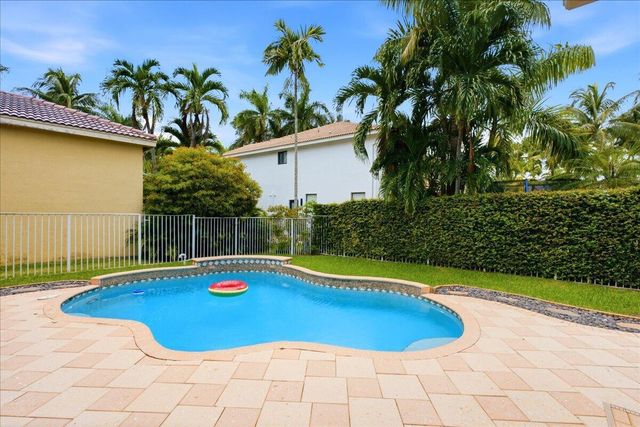 2458 Greenbrier Court, Weston, FL 33327