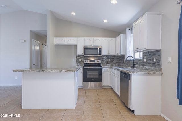 41388 W HOPPER Drive, Maricopa, AZ 85138