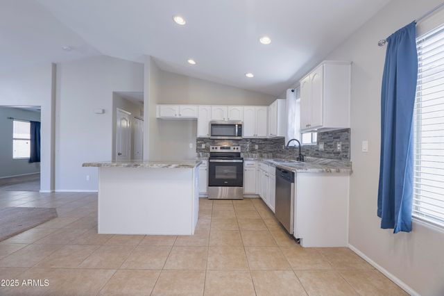 41388 W HOPPER Drive, Maricopa, AZ 85138