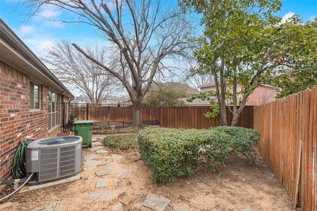 1220 Royal Crescent Drive, Bedford, TX 76021