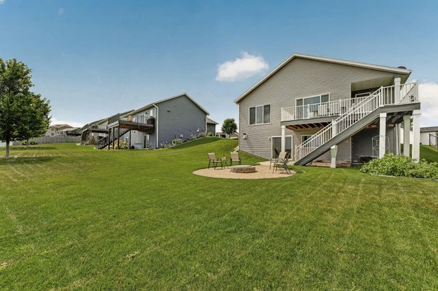 562 15th Avenue NE, Byron, MN 55920