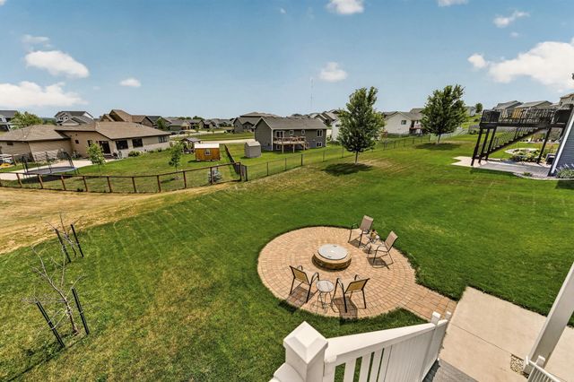 562 15th Avenue NE, Byron, MN 55920