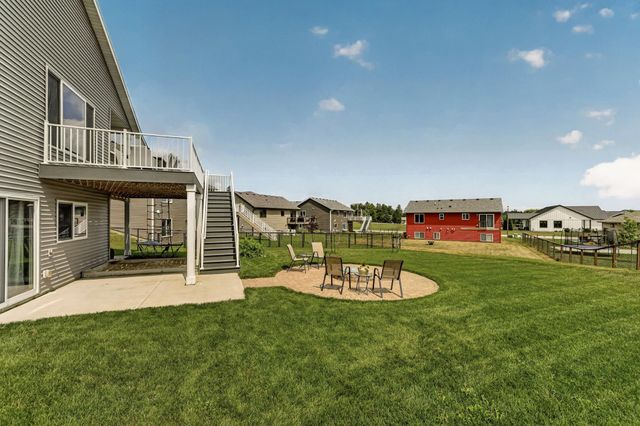 562 15th Avenue NE, Byron, MN 55920