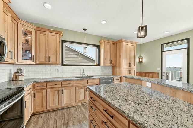 562 15th Avenue NE, Byron, MN 55920