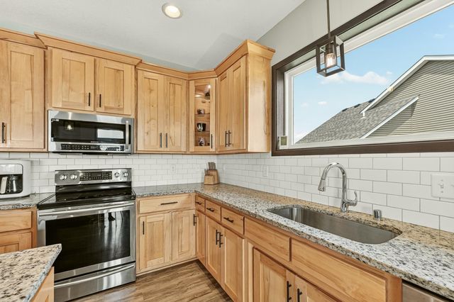 562 15th Avenue NE, Byron, MN 55920