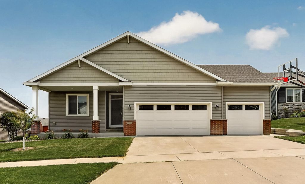 562 15th Avenue NE, Byron, MN 55920