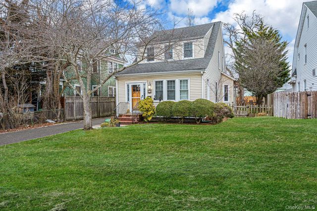 215 West Avenue, Patchogue, NY 11772