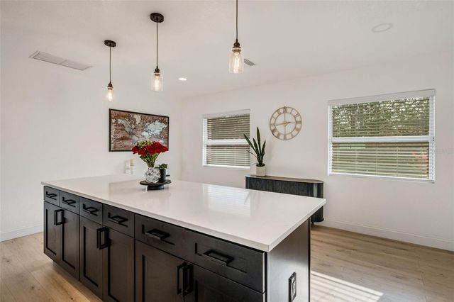 10016 RIDGE RD, Seminole, FL 33772