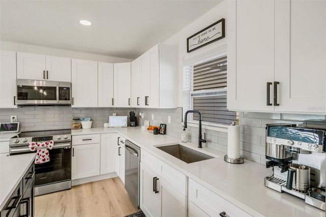 10016 RIDGE RD, Seminole, FL 33772