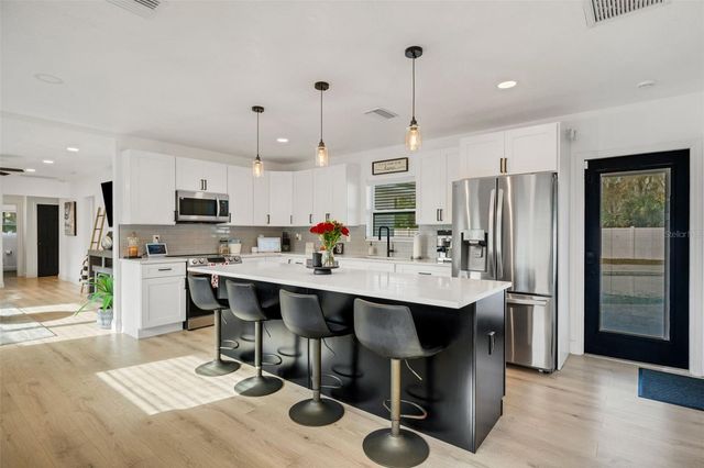 10016 RIDGE RD, Seminole, FL 33772