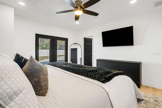 10016 RIDGE RD, Seminole, FL 33772