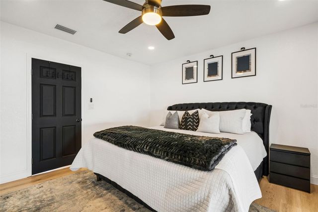 10016 RIDGE RD, Seminole, FL 33772