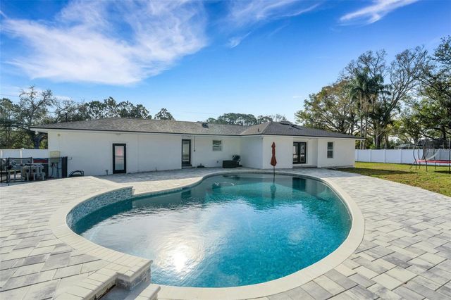 10016 RIDGE RD, Seminole, FL 33772