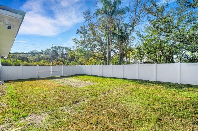 10016 RIDGE RD, Seminole, FL 33772