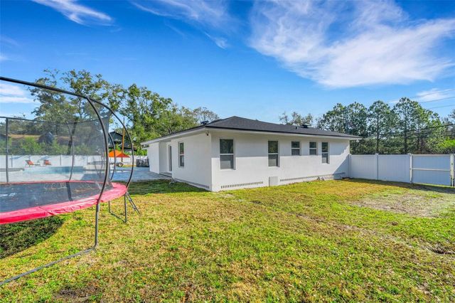 10016 RIDGE RD, Seminole, FL 33772