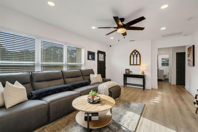 10016 RIDGE RD, Seminole, FL 33772