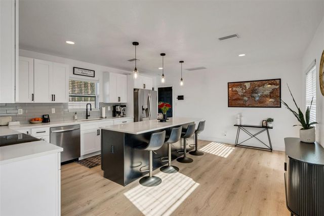 10016 RIDGE RD, Seminole, FL 33772