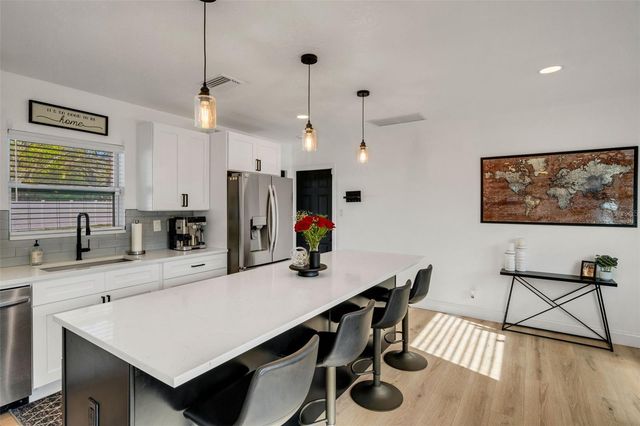 10016 RIDGE RD, Seminole, FL 33772