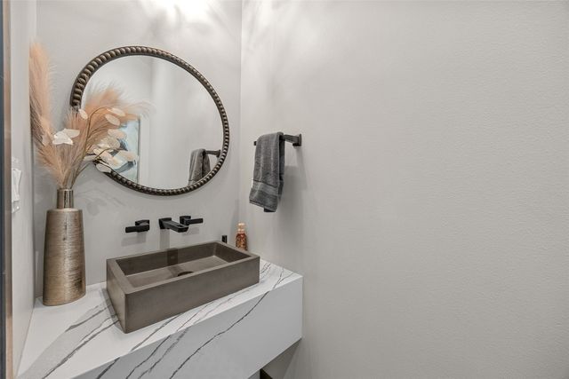 7505 Blairs Ferry Road, Cedar Rapids, IA 52411