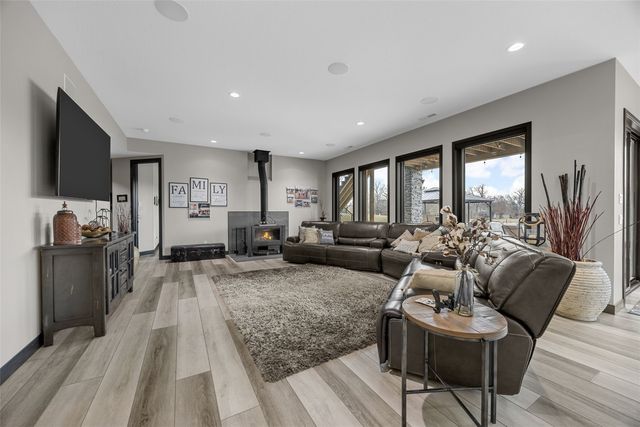 7505 Blairs Ferry Road, Cedar Rapids, IA 52411