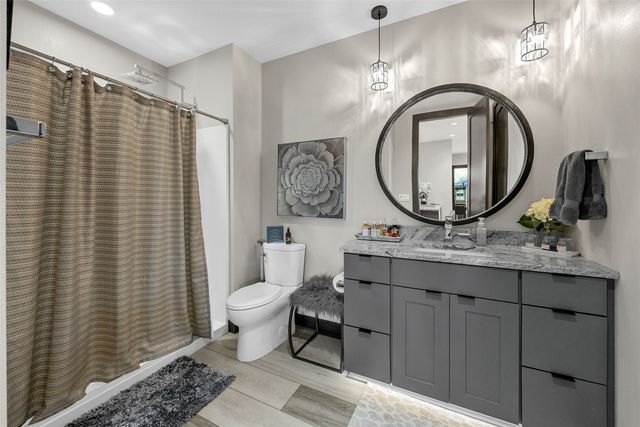 7505 Blairs Ferry Road, Cedar Rapids, IA 52411