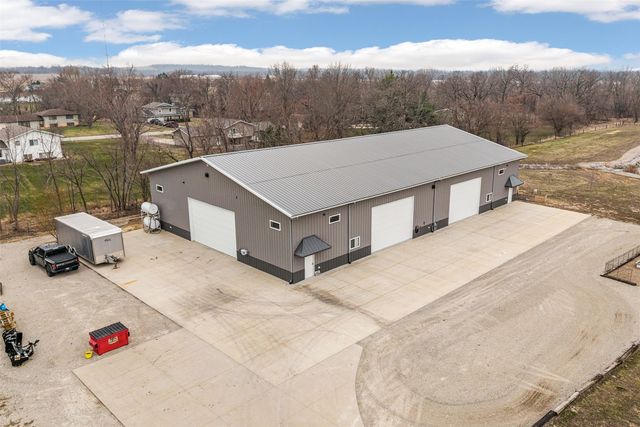 7505 Blairs Ferry Road, Cedar Rapids, IA 52411