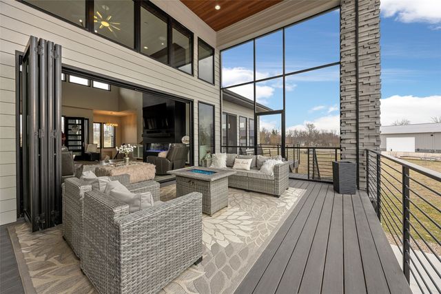 7505 Blairs Ferry Road, Cedar Rapids, IA 52411