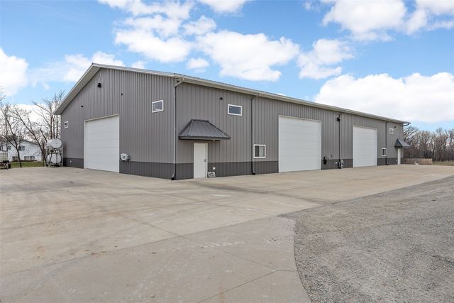 7505 Blairs Ferry Road, Cedar Rapids, IA 52411