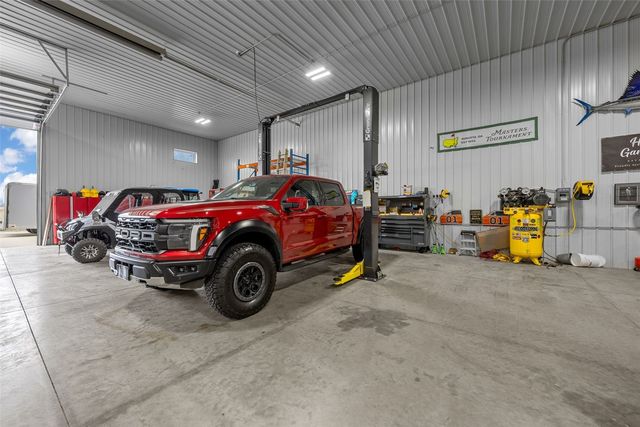 7505 Blairs Ferry Road, Cedar Rapids, IA 52411