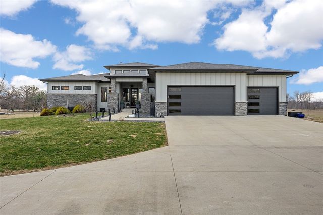 7505 Blairs Ferry Road, Cedar Rapids, IA 52411