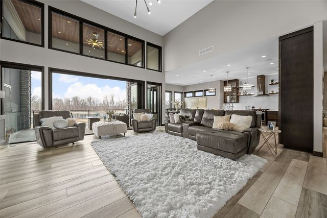 7505 Blairs Ferry Road, Cedar Rapids, IA 52411