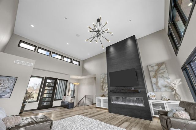 7505 Blairs Ferry Road, Cedar Rapids, IA 52411