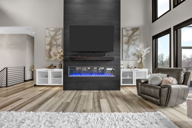 7505 Blairs Ferry Road, Cedar Rapids, IA 52411