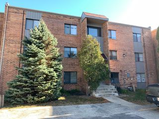 1321 E Ports O CALL Drive PN, Palatine, IL 60074