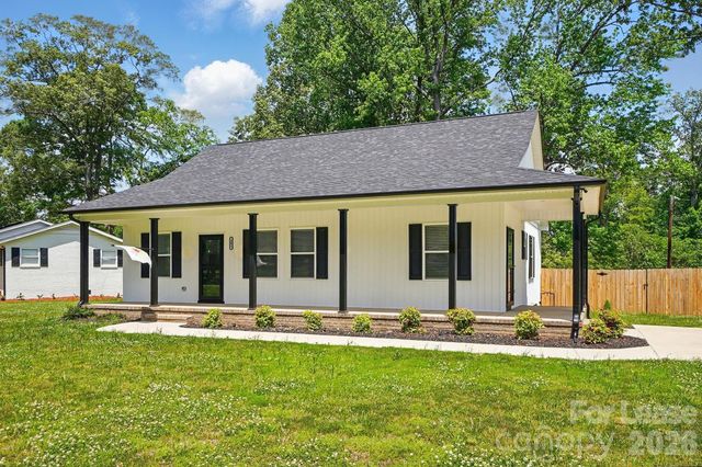 301 Tomberlin Road, Mount Holly, NC 28120