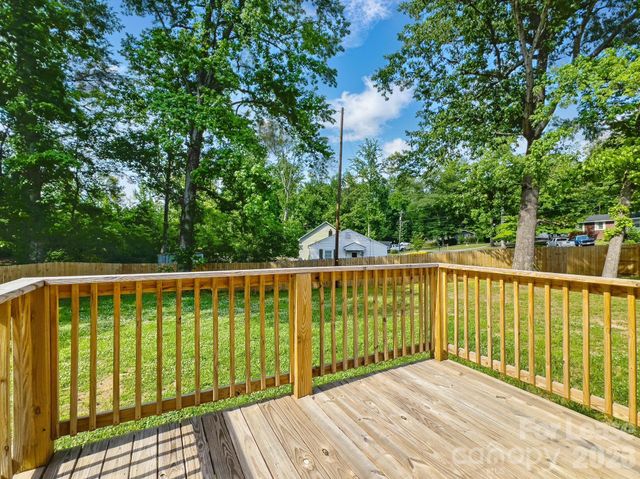 301 Tomberlin Road, Mount Holly, NC 28120