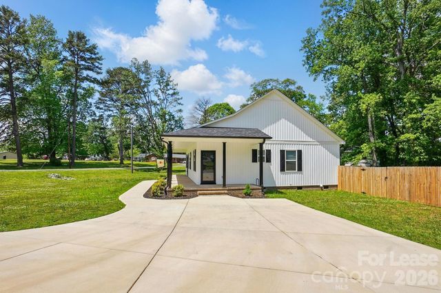 301 Tomberlin Road, Mount Holly, NC 28120