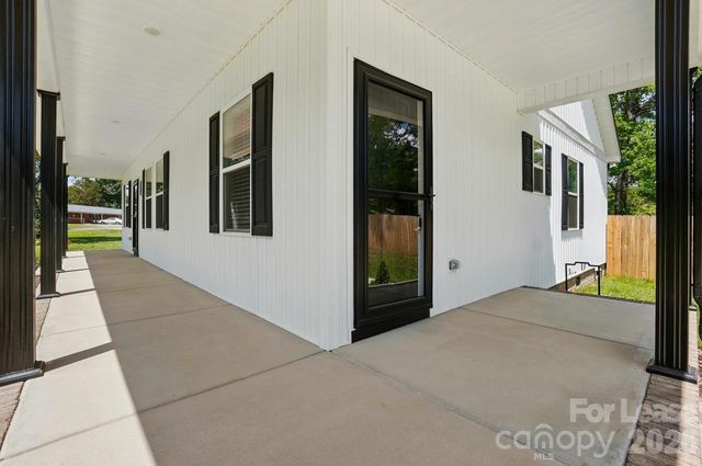 301 Tomberlin Road, Mount Holly, NC 28120