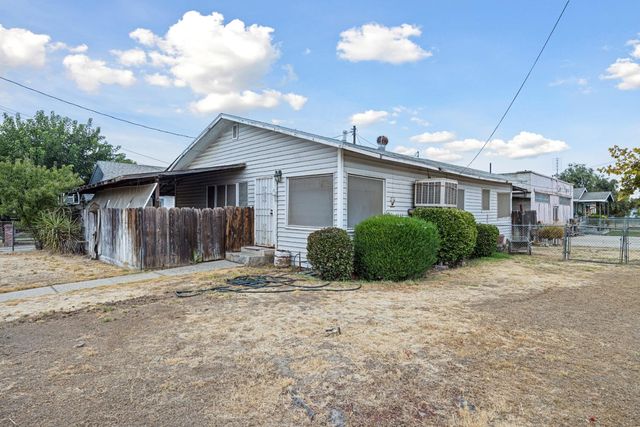 517 N Westwood Avenue, Lindsay, CA 93247