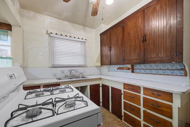 517 N Westwood Avenue, Lindsay, CA 93247