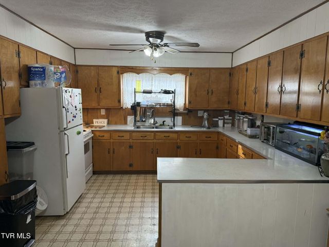 73 Fork Ridge Road, Lebanon, VA 24266