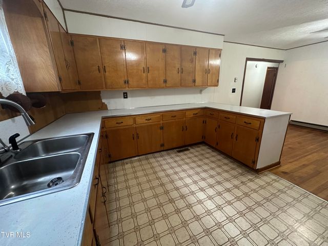 73 Fork Ridge Road, Lebanon, VA 24266