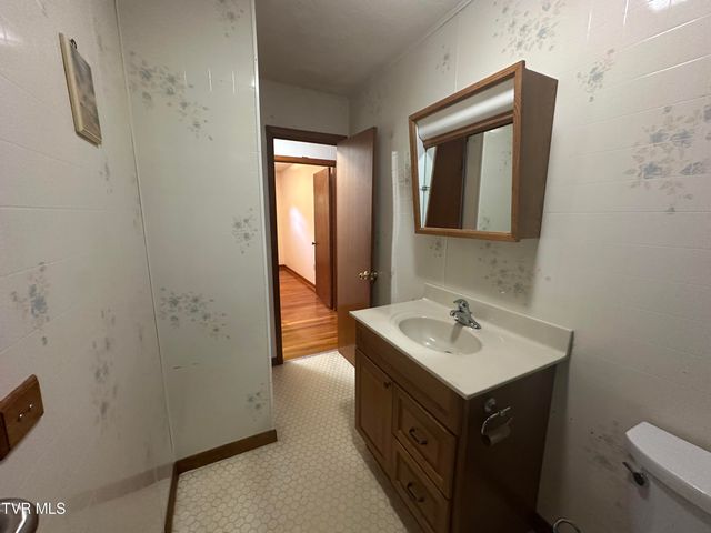 73 Fork Ridge Road, Lebanon, VA 24266