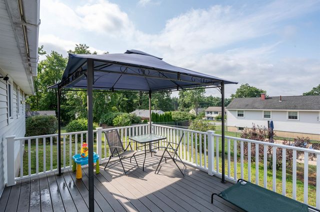 39 Norwich Road, Nashua, NH 03062
