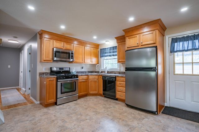 39 Norwich Road, Nashua, NH 03062