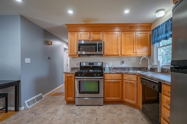 39 Norwich Road, Nashua, NH 03062