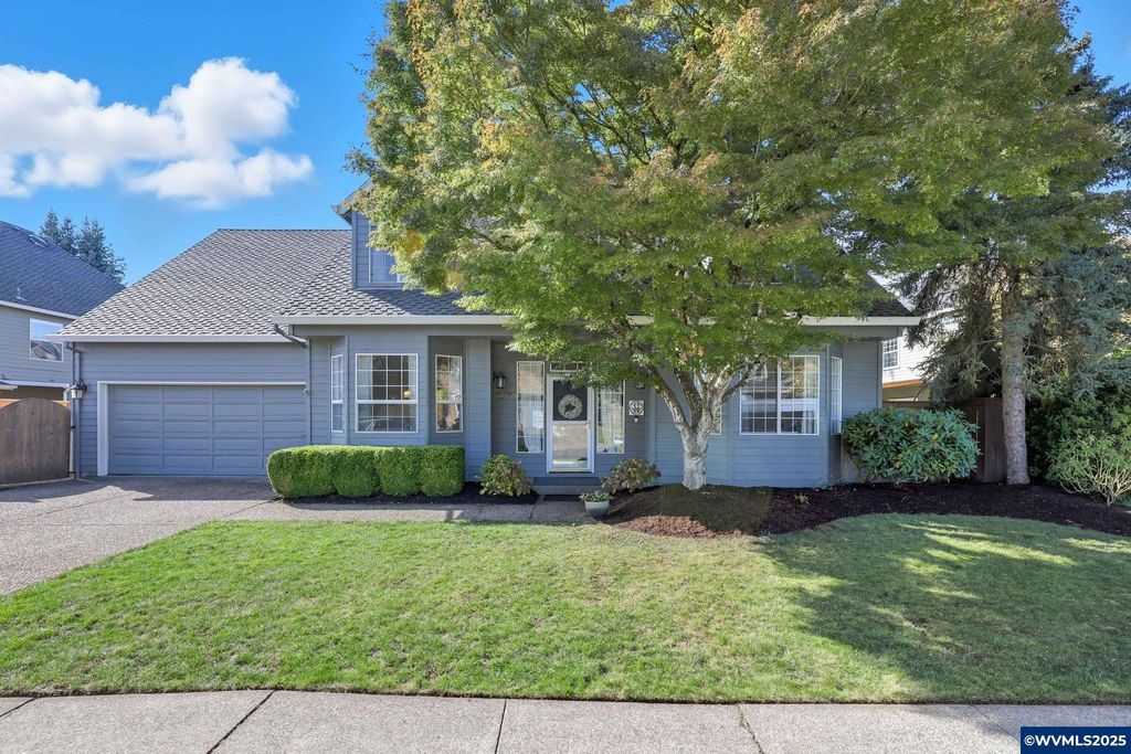 Image 1 of property listing at 5275 SW Greenwood Cir, Tualatin, OR 97062