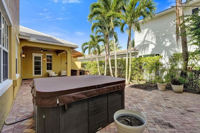 111 LEATHER LEAF Drive, Jupiter, FL 33458